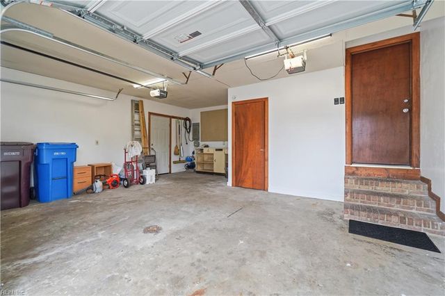 4165 Stonebridge LNDG, Chesapeake, VA 23321