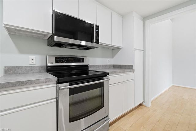 4165 Stonebridge LNDG, Chesapeake, VA 23321