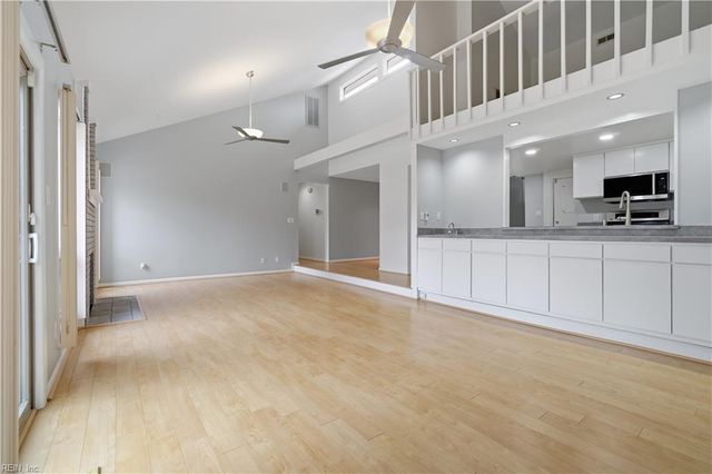 4165 Stonebridge LNDG, Chesapeake, VA 23321