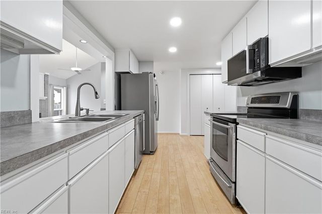 4165 Stonebridge LNDG, Chesapeake, VA 23321