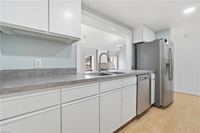 4165 Stonebridge LNDG, Chesapeake, VA 23321