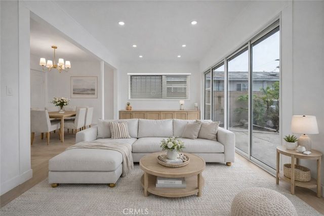 8211 Louise Avenue, Northridge, CA 91325