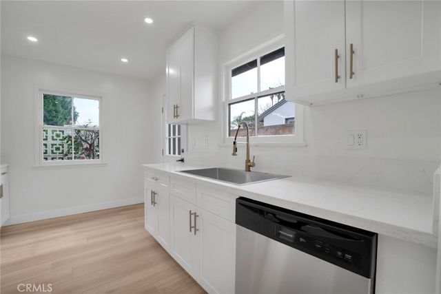 8211 Louise Avenue, Northridge, CA 91325