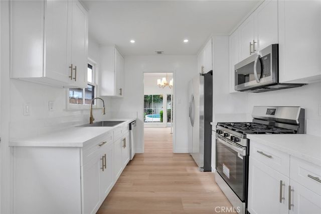 8211 Louise Avenue, Northridge, CA 91325