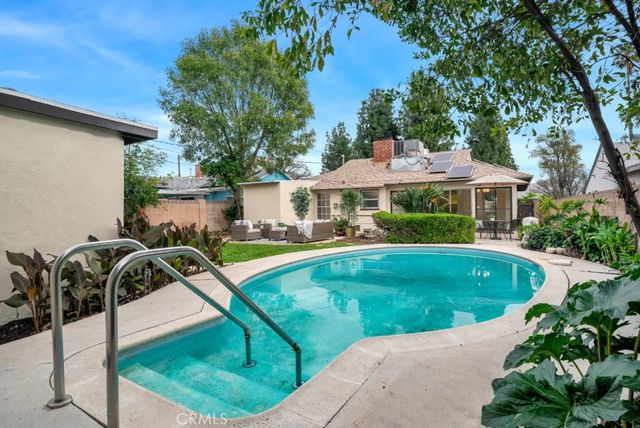 8211 Louise Avenue, Northridge, CA 91325