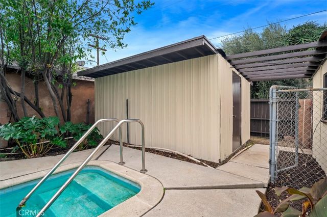 8211 Louise Avenue, Northridge, CA 91325