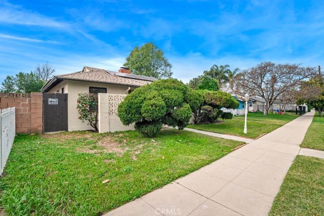 8211 Louise Avenue, Northridge, CA 91325