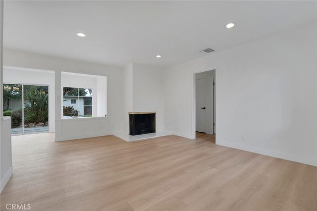 8211 Louise Avenue, Northridge, CA 91325