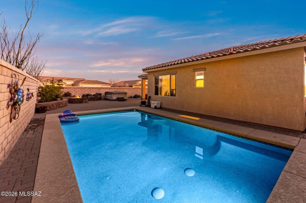4292 W Thunder Ranch Place, Marana, AZ 85658