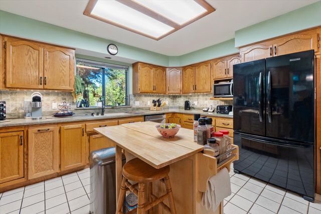 26997 Lookout Mountain Road, Oak Run, CA 96069