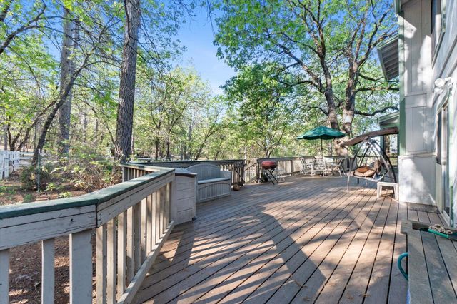 26997 Lookout Mountain Road, Oak Run, CA 96069