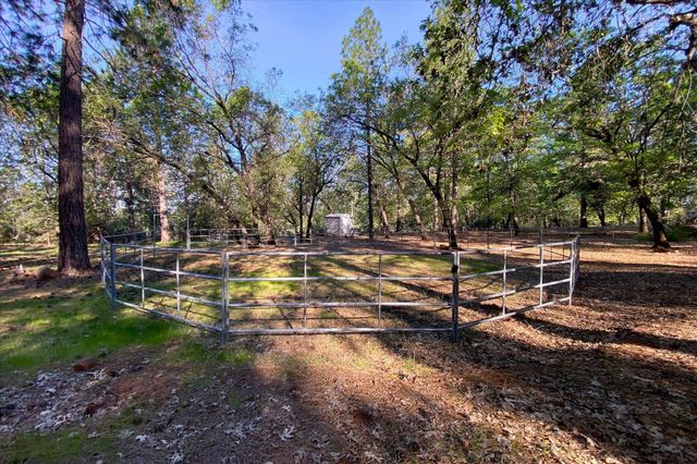 26997 Lookout Mountain Road, Oak Run, CA 96069