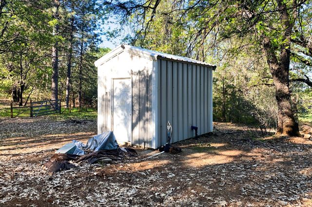 26997 Lookout Mountain Road, Oak Run, CA 96069