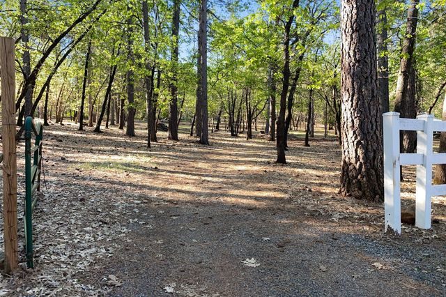 26997 Lookout Mountain Road, Oak Run, CA 96069