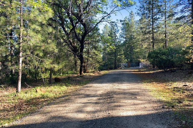26997 Lookout Mountain Road, Oak Run, CA 96069