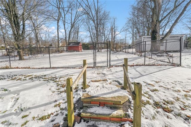 7373 N Lima Road, Poland, OH 44514