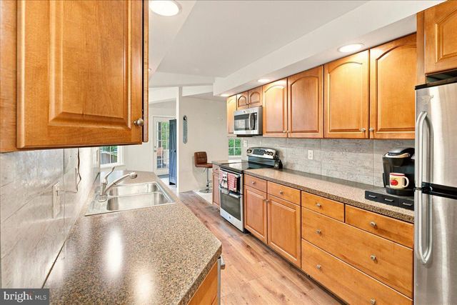 7823 SUPINLICK RIDGE RD, Mount Jackson, VA 22842