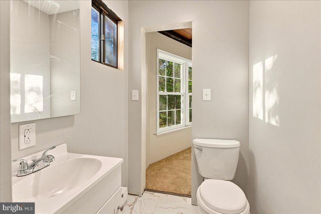 7823 SUPINLICK RIDGE RD, Mount Jackson, VA 22842