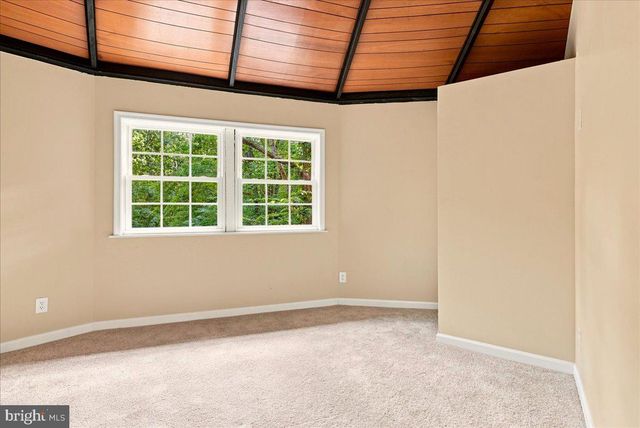 7823 SUPINLICK RIDGE RD, Mount Jackson, VA 22842