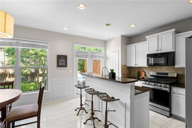 855 Stratum Way SE, Atlanta, GA 30312