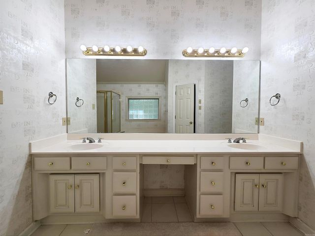 210 Deauville Drive, Maumelle, AR 72113