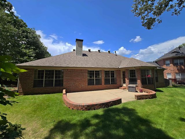210 Deauville Drive, Maumelle, AR 72113