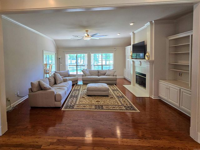 210 Deauville Drive, Maumelle, AR 72113