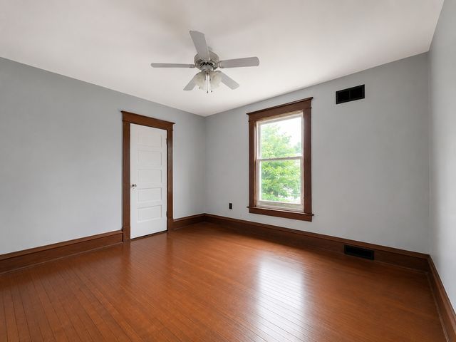 506 Barrett Street, Elgin, IL 60120