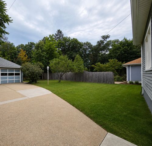 506 Barrett Street, Elgin, IL 60120