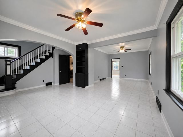 506 Barrett Street, Elgin, IL 60120