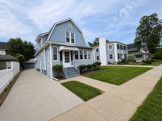 506 Barrett Street, Elgin, IL 60120