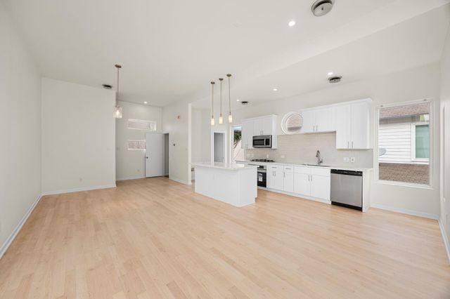 5632 Kiam Street C, Houston, TX 77007