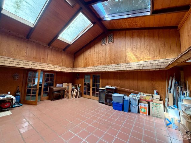 3801 Indian Rock Road, Mountain Mesa, CA 93240