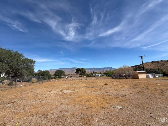 3801 Indian Rock Road, Mountain Mesa, CA 93240