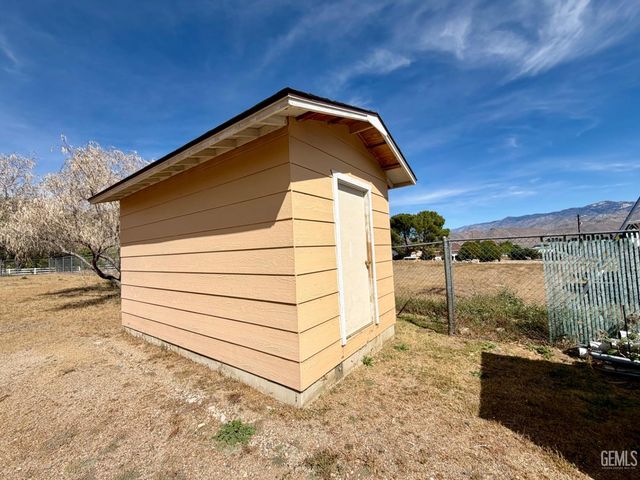 3801 Indian Rock Road, Mountain Mesa, CA 93240