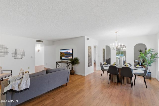 10616 W ROUNDELAY Circle, Sun City, AZ 85351