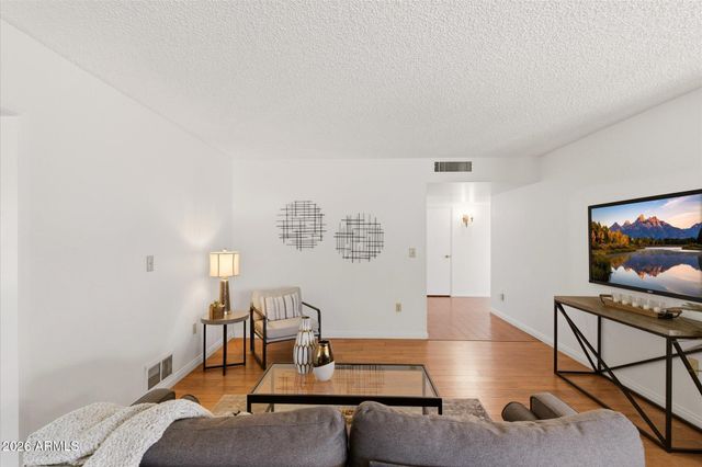 10616 W ROUNDELAY Circle, Sun City, AZ 85351