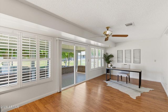 10616 W ROUNDELAY Circle, Sun City, AZ 85351