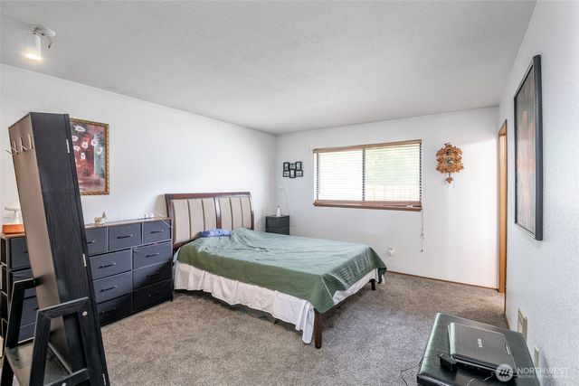 5814 37th Street SE, Auburn, WA 98092