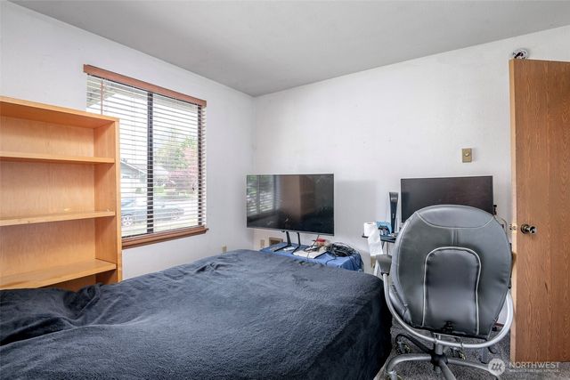 5814 37th Street SE, Auburn, WA 98092