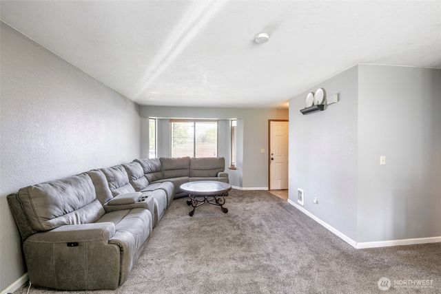 5814 37th Street SE, Auburn, WA 98092