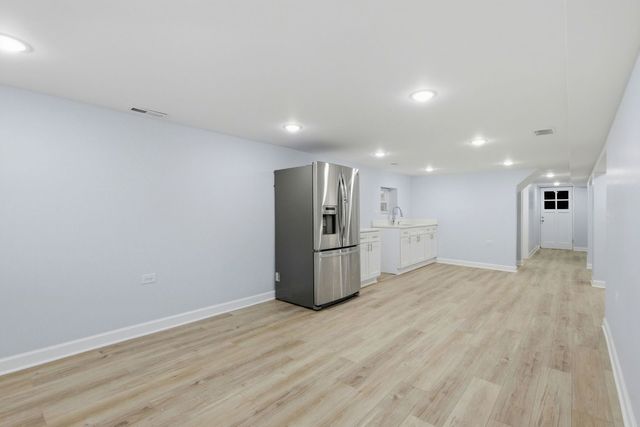 2950 N Lowell Avenue, Chicago, IL 60641