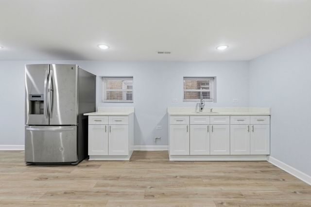 2950 N Lowell Avenue, Chicago, IL 60641