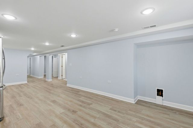 2950 N Lowell Avenue, Chicago, IL 60641