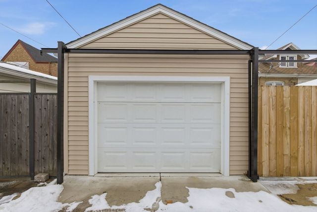 2950 N Lowell Avenue, Chicago, IL 60641