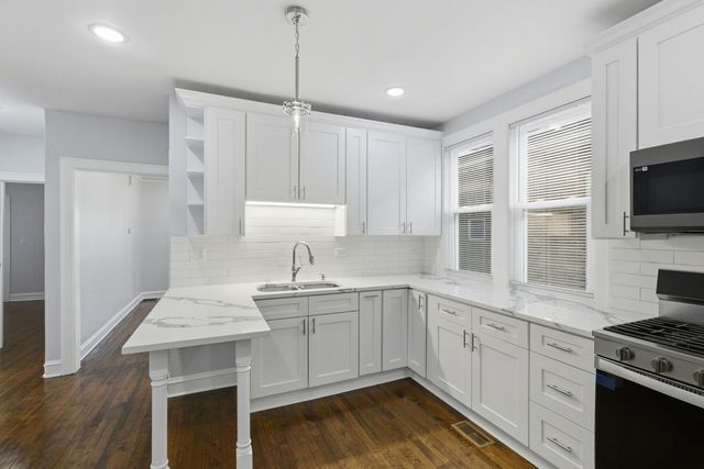 2950 N Lowell Avenue, Chicago, IL 60641