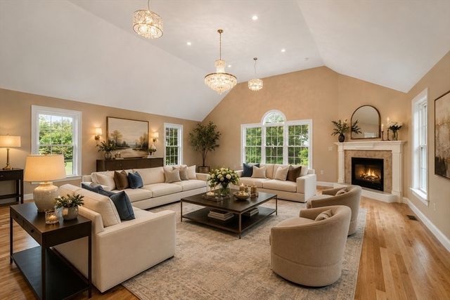 60 Morse Ave, Attleboro, MA 02703