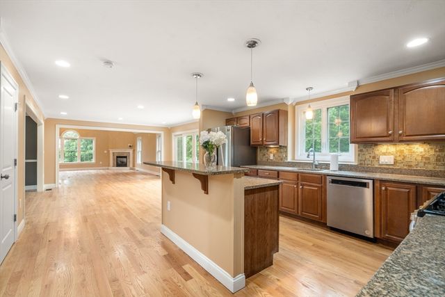 60 Morse Ave, Attleboro, MA 02703