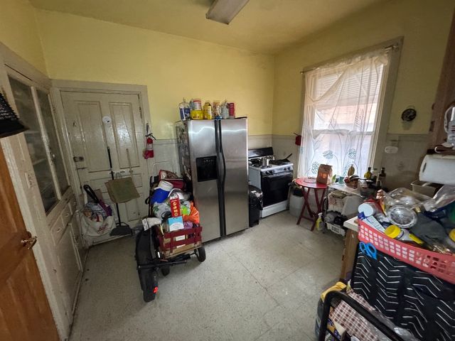 2814 W Fletcher Street, Chicago, IL 60618