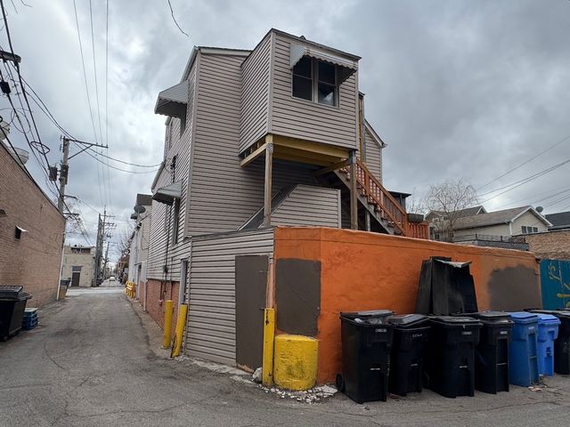 2814 W Fletcher Street, Chicago, IL 60618